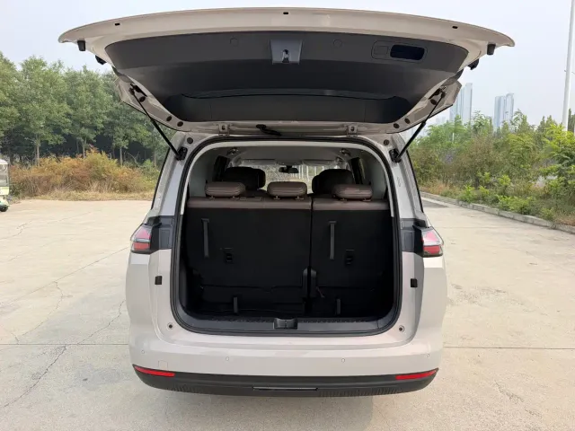 Wuling Starlight 730 — Фото автомобиля 13