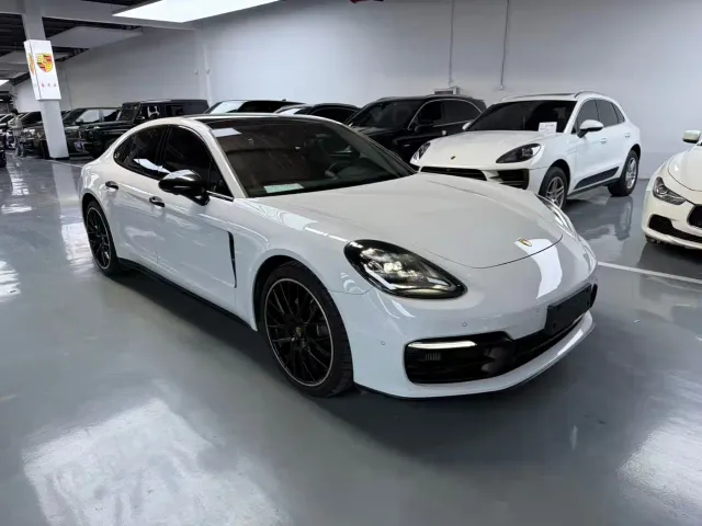 Porsche Panamera — Фото автомобиля 3