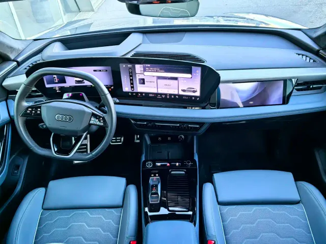 Audi Q6L e-tron — Фото автомобиля 16