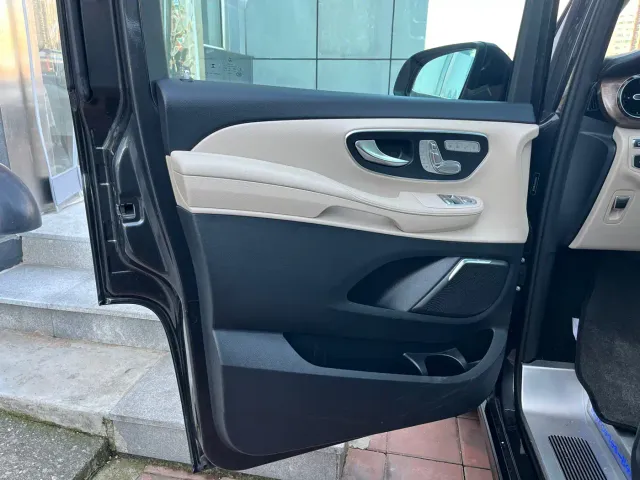 Mercedes-Benz V-Class — Фото автомобиля 8
