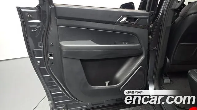 KG_Mobility_Ssangyong Rexton Новый Rexton Sport Khan Дизель 2.2 4WD — Фото автомобиля 22