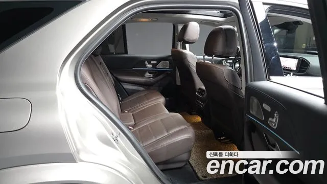 Mercedes-Benz GLE-Class — Фото автомобиля 12