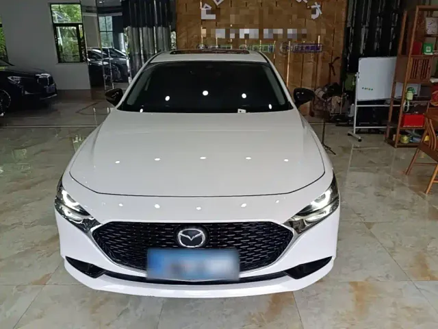 Mazda Axela — Фото автомобиля 2