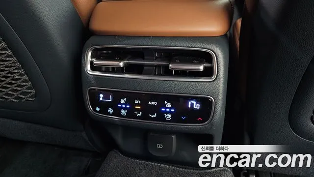 Genesis GV70 2.5T Бензин AWD — Фото автомобиля 18