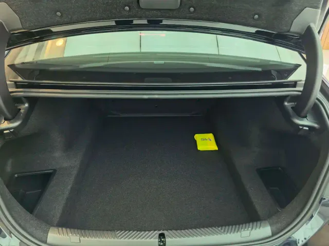 BMW 5 Series — Фото автомобиля 16