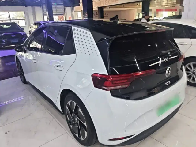 Volkswagen ID.3 — Фото автомобиля 4