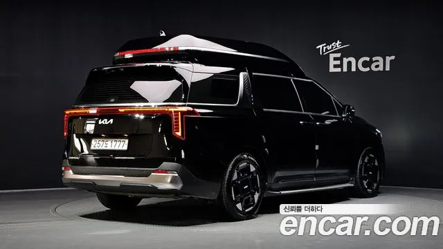Kia Canival Новый Carnival 4 поколение Бензин 7 мест Hi-Limousine — Фото автомобиля 2