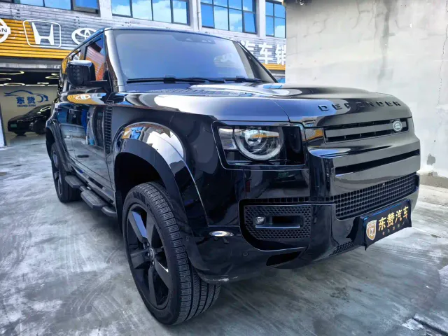 Land Rover Defender — Фото автомобиля 3
