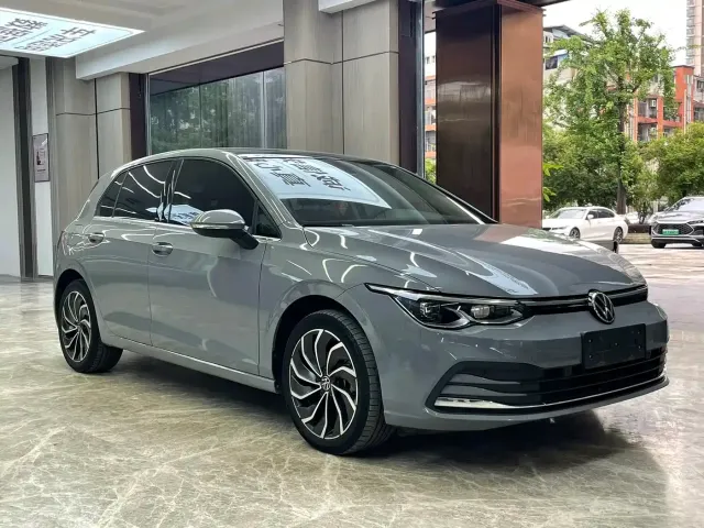 Volkswagen Golf — Фото автомобиля 3