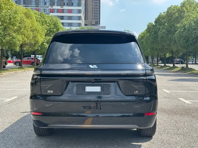 Li Auto L9 — Фото автомобиля 5