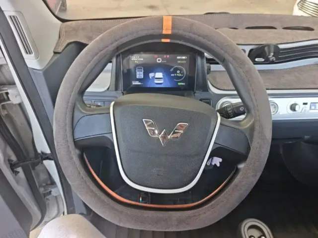 Wuling Hongguang Mini EV — Фото автомобиля 10