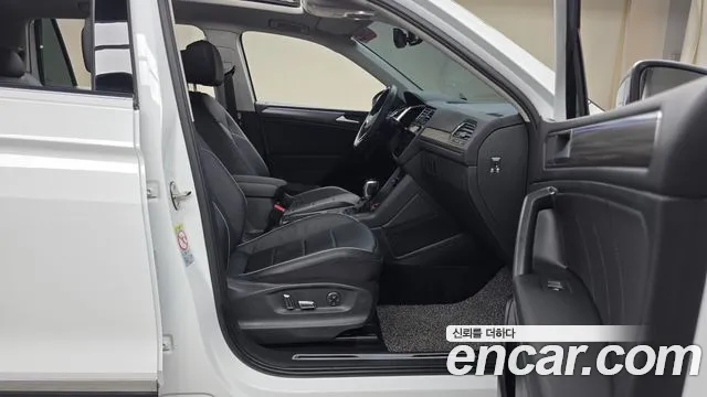 Volkswagen Tiguan — Фото автомобиля 24