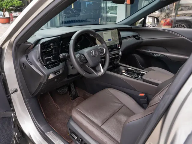 Lexus RX — Фото автомобиля 9