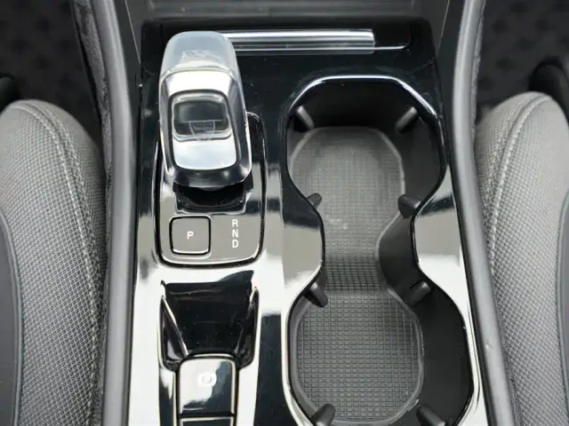 Volvo XC40 — Фото автомобиля 9