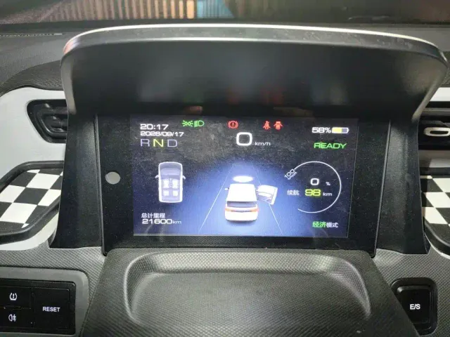 Wuling Hongguang Mini EV — Фото автомобиля 12