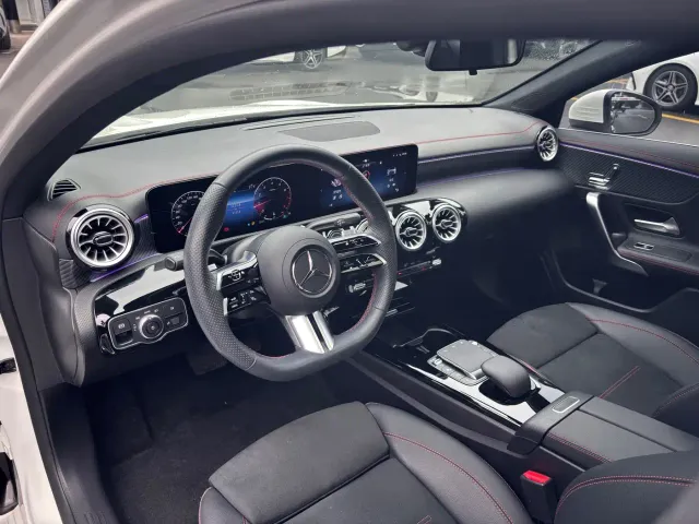 Mercedes-Benz Mercedes-Benz A-Class 2023 A 200 L Fashion — Фото автомобиля 6