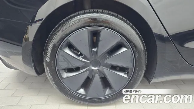Tesla Model 3 — Фото автомобиля 5