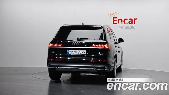 Audi Q7 45 TDI quattro — Фото автомобиля 4
