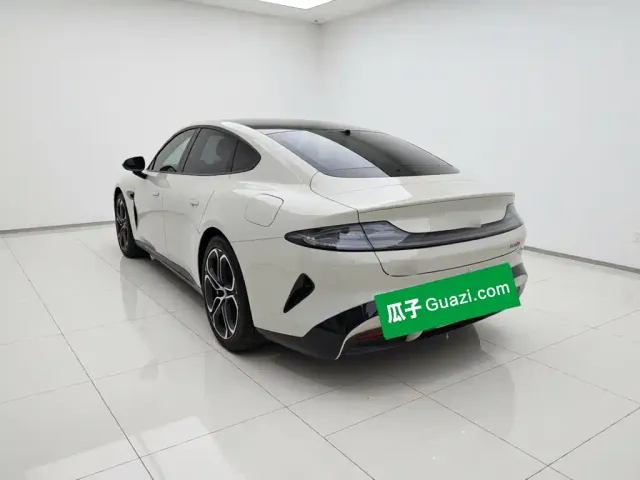 Xiaomi SU7 — Фото автомобиля 4