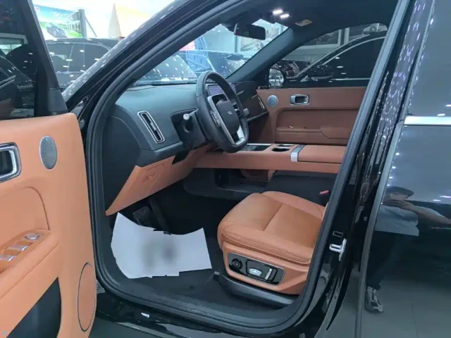 Li Auto L7 — Фото автомобиля 15