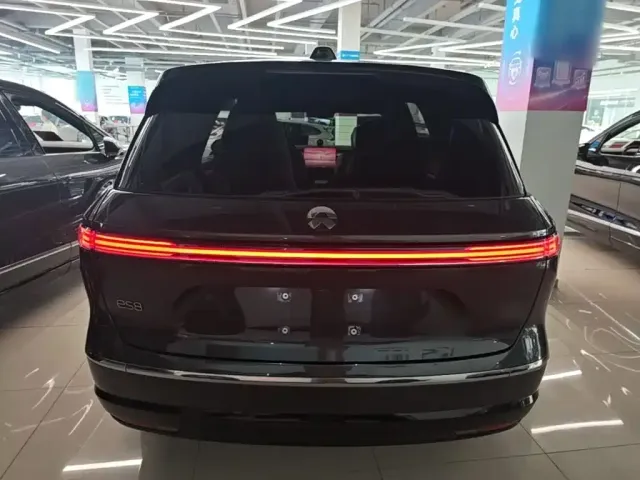 Nio ES8 — Фото автомобиля 5