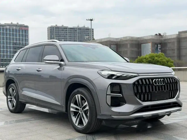 Audi Q6 — Фото автомобиля 3