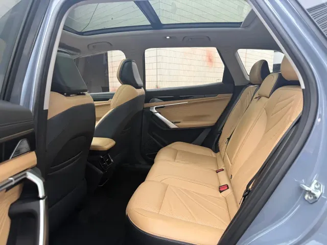 Geely Boyue L — Фото автомобиля 5