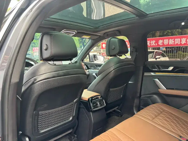 BYD Tang — Фото автомобиля 23