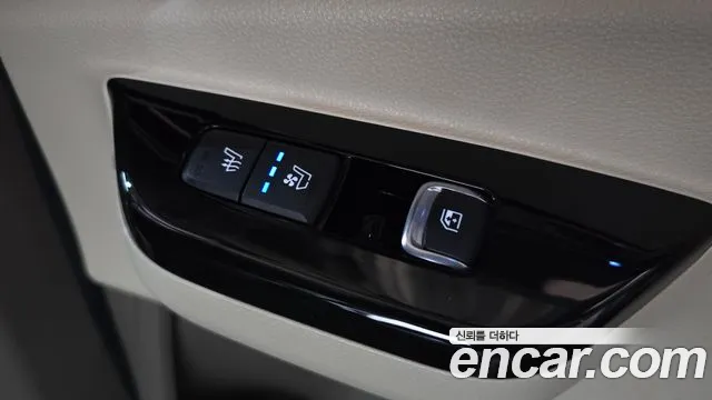 Kia Carnival Generation 4 — Фото автомобиля 16