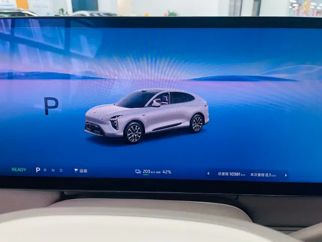 IM Motors LS6 — Фото автомобиля 8