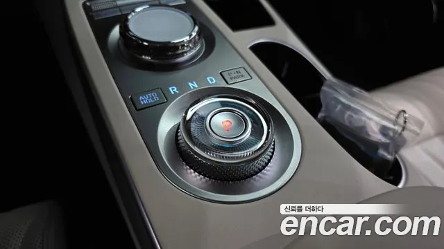 Genesis GV70 — Фото автомобиля 12