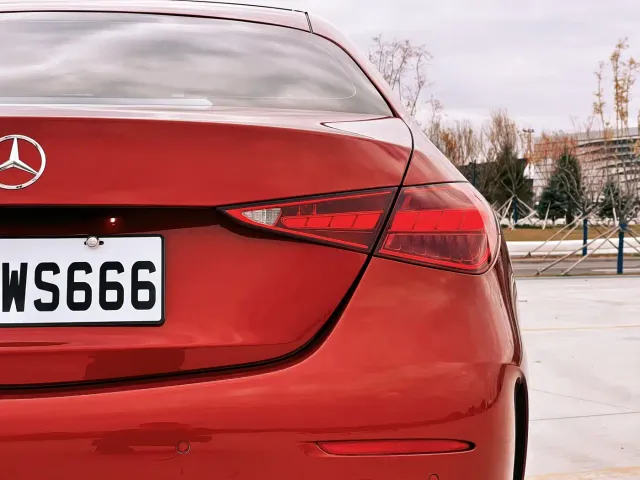 Mercedes-Benz C-Class — Фото автомобиля 12