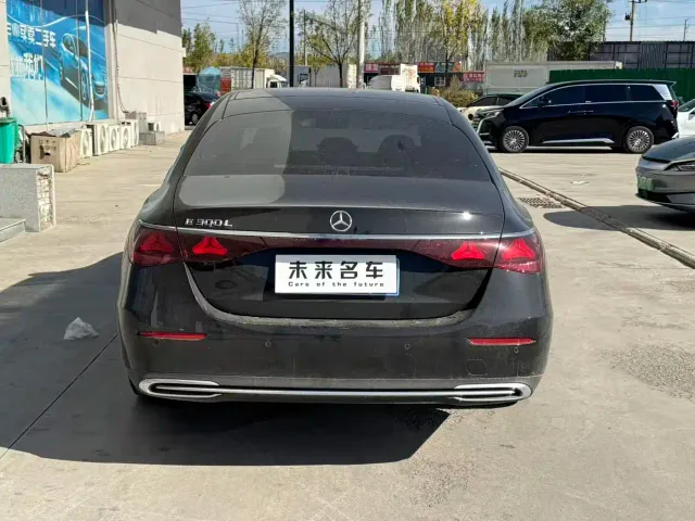 Mercedes-Benz E-Class — Фото автомобиля 10
