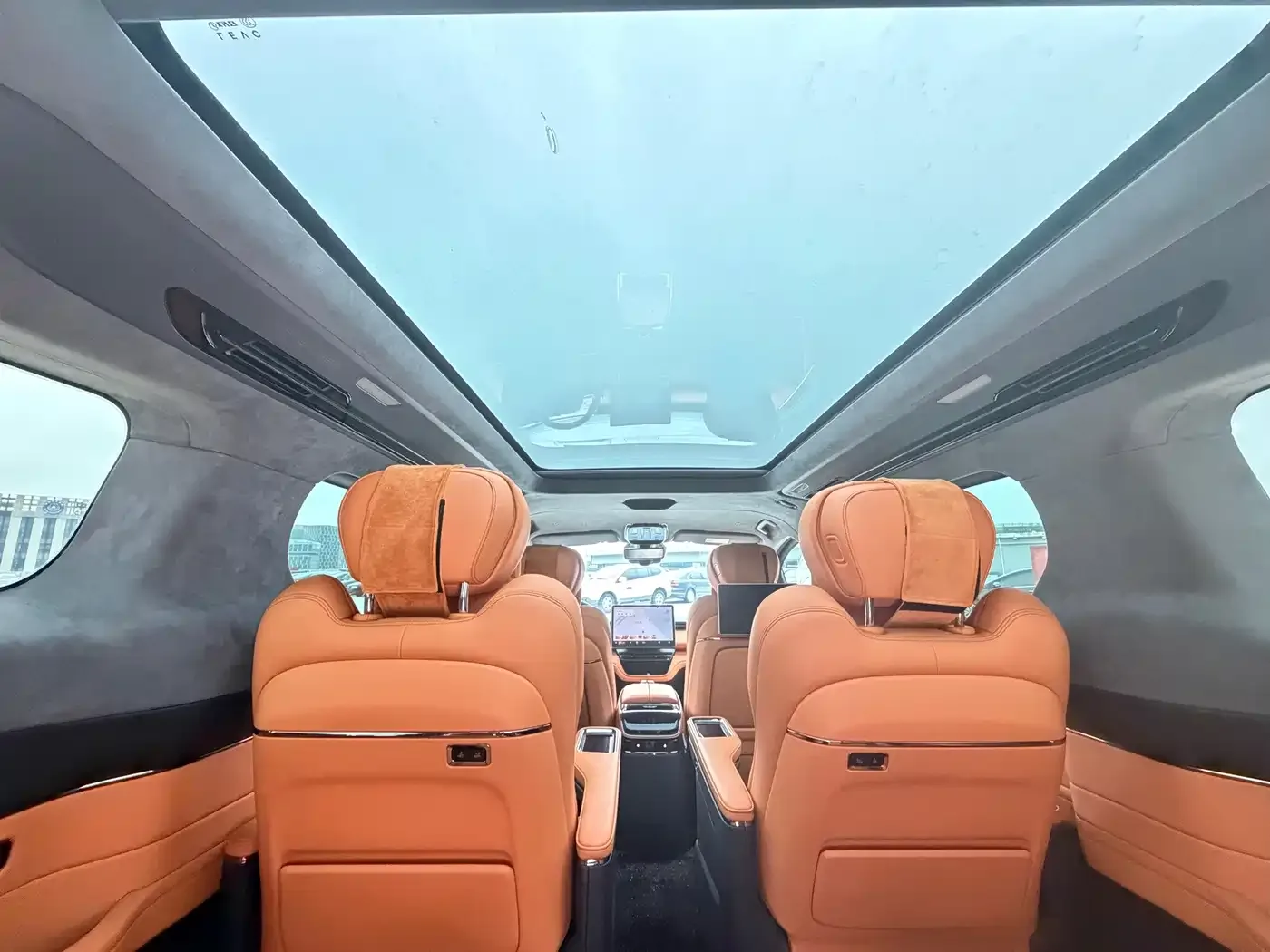 Geely Galaxy Yizhen L380 2024 140kWh 6-Seater AWD Ultra — Фото автомобиля 16