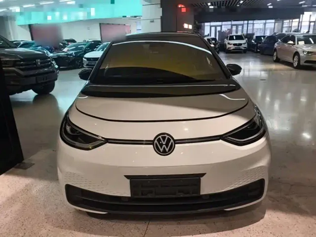 Volkswagen ID.3 — Фото автомобиля 2