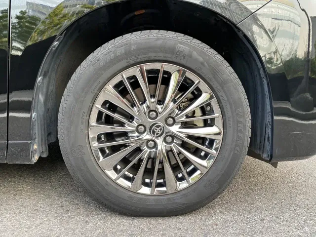 Toyota Alphard — Фото автомобиля 25