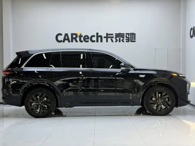 Li Auto L8 — Фото автомобиля 2
