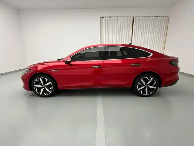 Volkswagen Lamando — Фото автомобиля 3