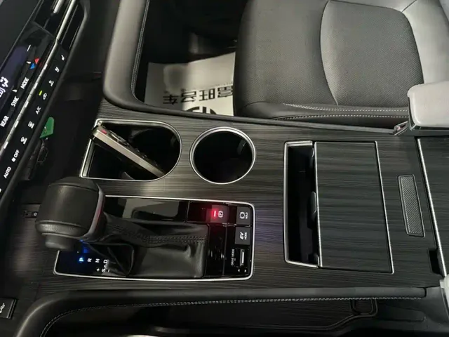 Toyota Sienna — Фото автомобиля 15