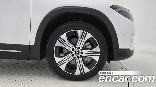 Mercedes-Benz EQB — Фото автомобиля 5