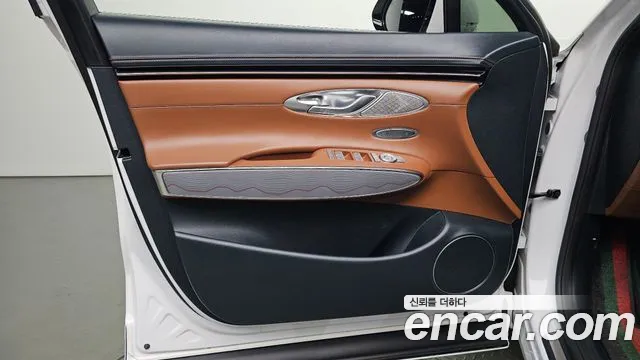 Genesis GV70 — Фото автомобиля 13