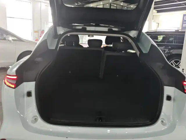 IM Motors LS6 — Фото автомобиля 4