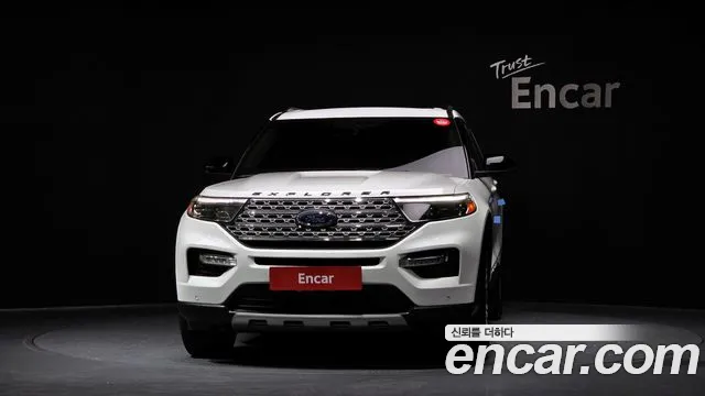 Ford Explorer — Фото автомобиля 3