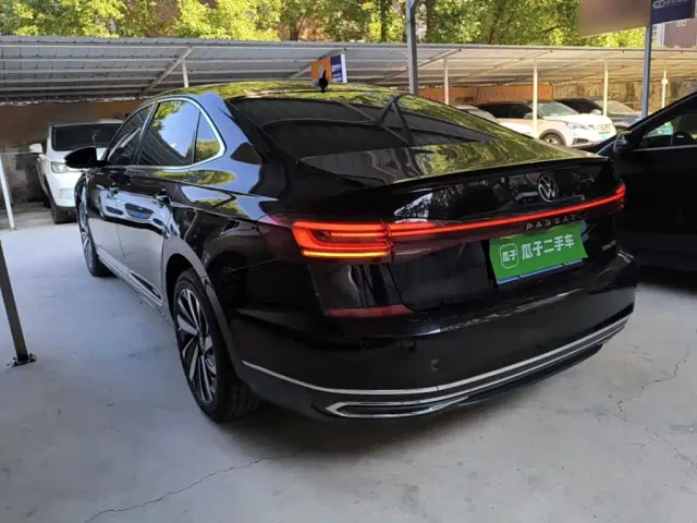 Volkswagen Passat — Фото автомобиля 4