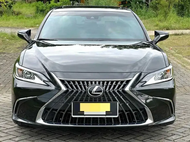 Lexus ES — Фото автомобиля 2