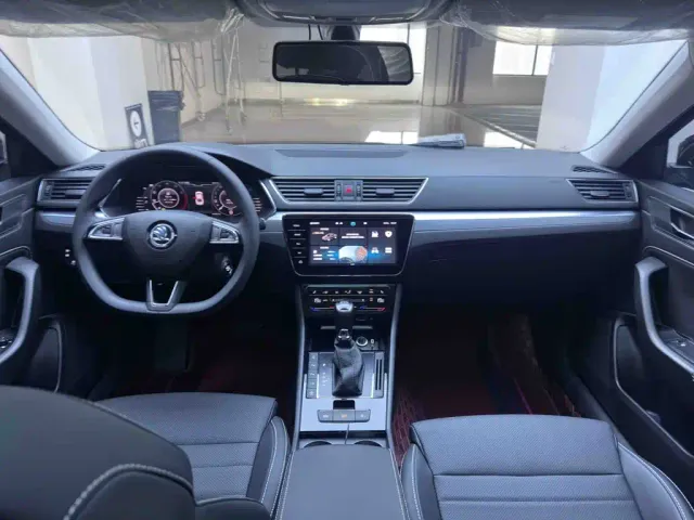 Skoda Superb — Фото автомобиля 20