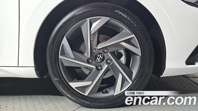 Hyundai AVANTE Inspiration — Фото автомобиля 6