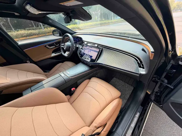 Mercedes-Benz E-Class — Фото автомобиля 10