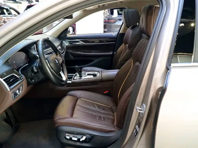 BMW BMW 7 Series 2021 Model 730Li Luxury Package — Фото автомобиля 4