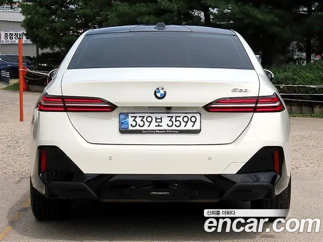 BMW 5-Series — Фото автомобиля 4
